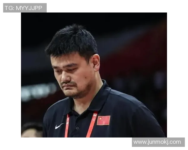 姚明球迷挂历：重温传奇巨星的辉煌时刻与篮球梦想